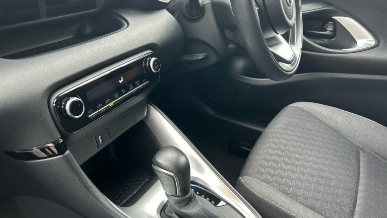 Toyota Yaris 1.5 Hybrid Design 5dr CVT Hybrid Hatchback